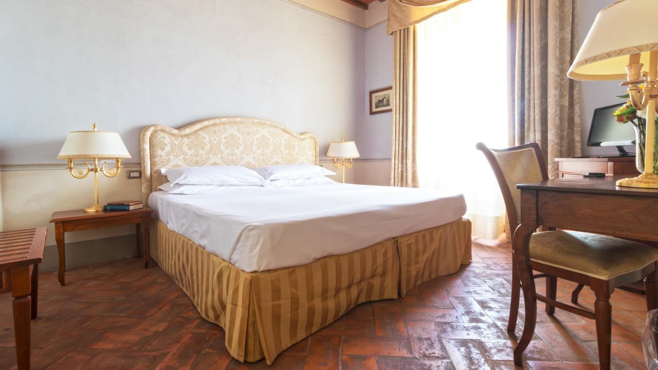 Badia Di Campoleone - Italianway Arezzo Room photo